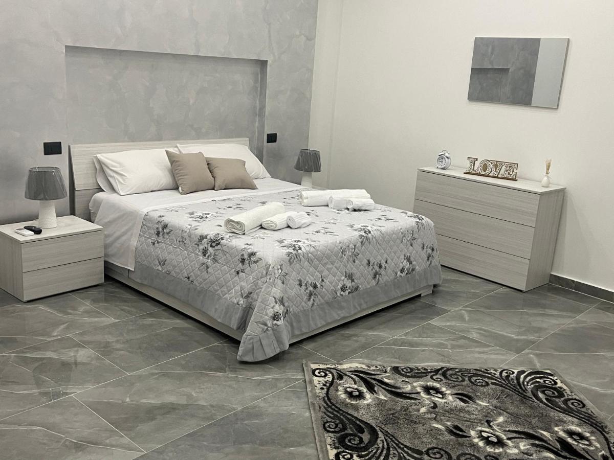 Dream House Apartment Катания Екстериор снимка